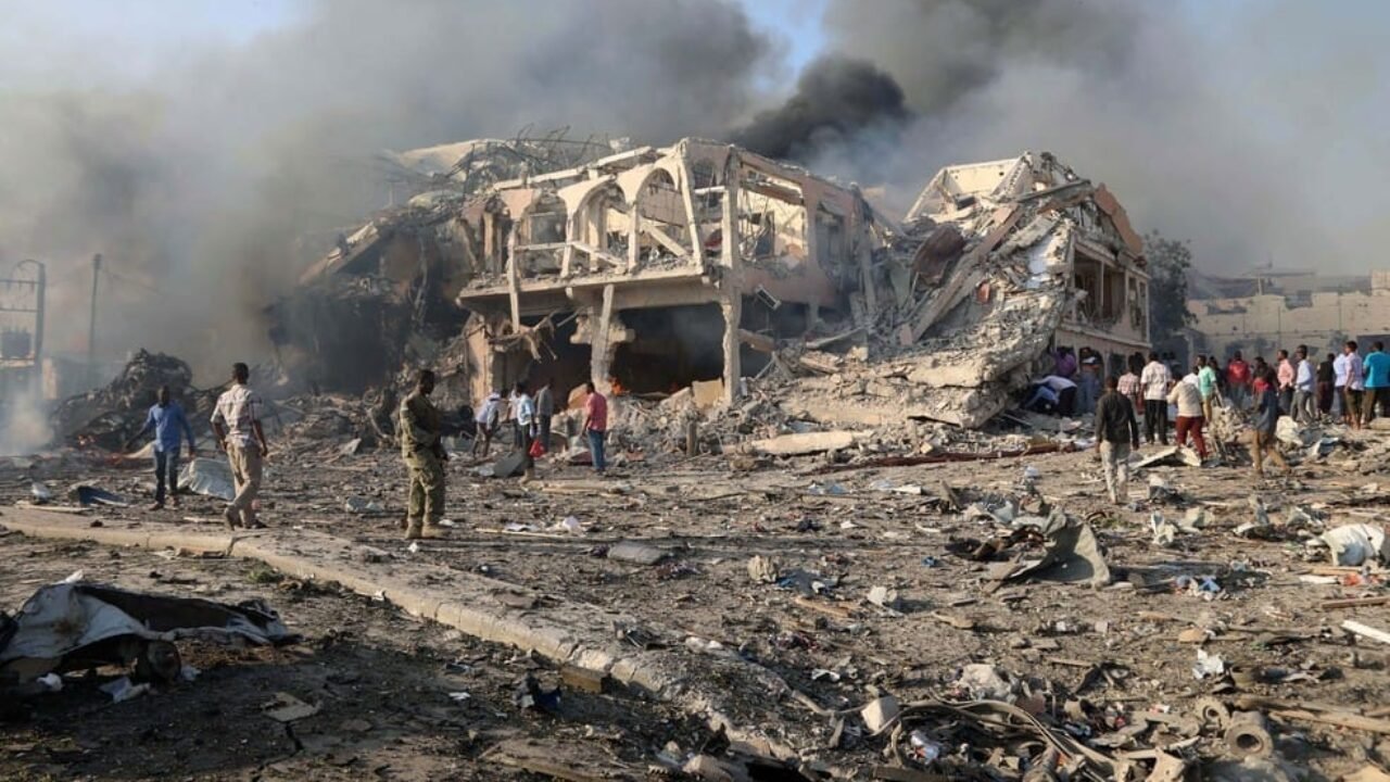 2017-10-14t150233z-758845253-rc1aa9447430-rtrmadp-3-somalia-attacks