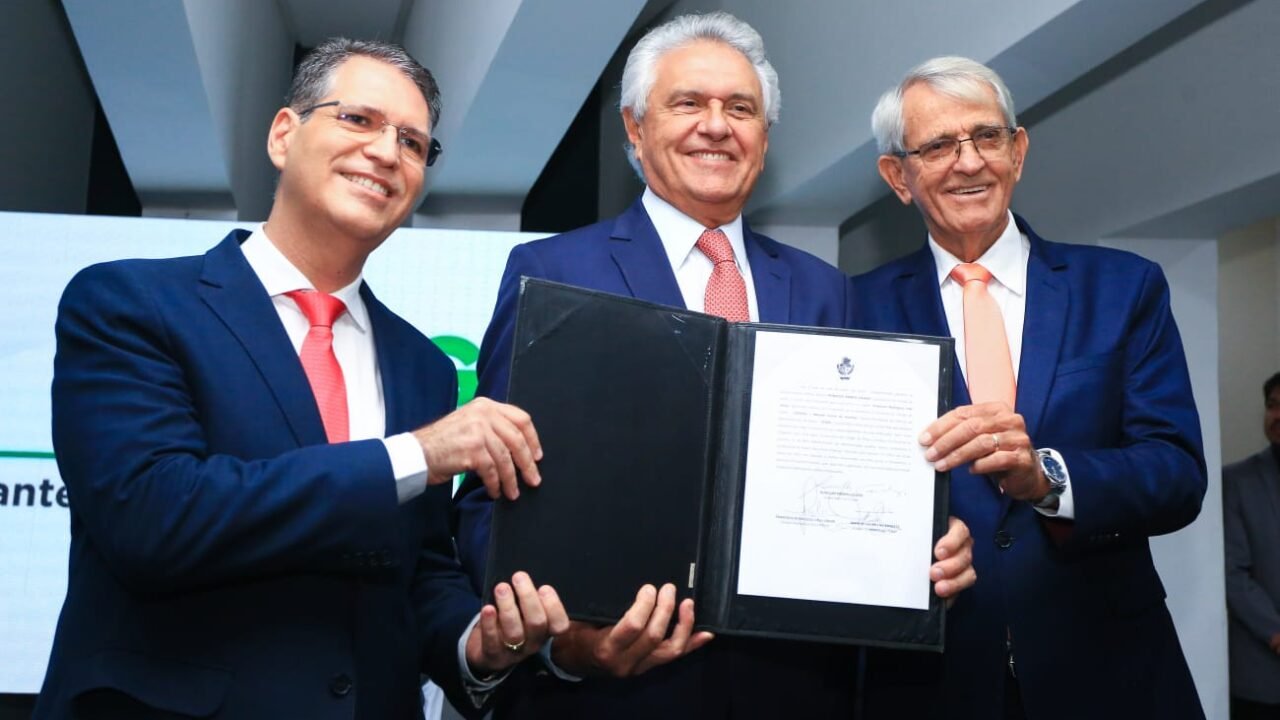2023_06_02_Caiado_com_nvos_presdentes_da_Ceasa_e_Codego