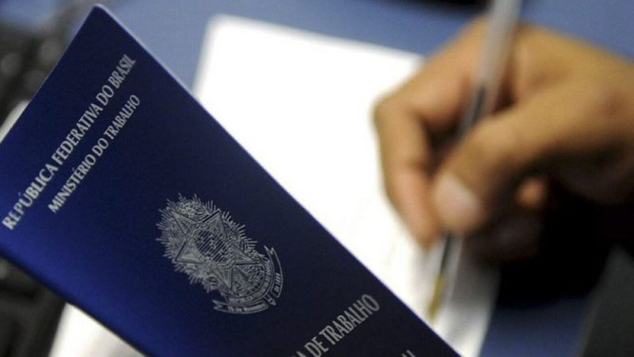 424cecc8-carteira_de_trabalho_07122000711-750x375-1