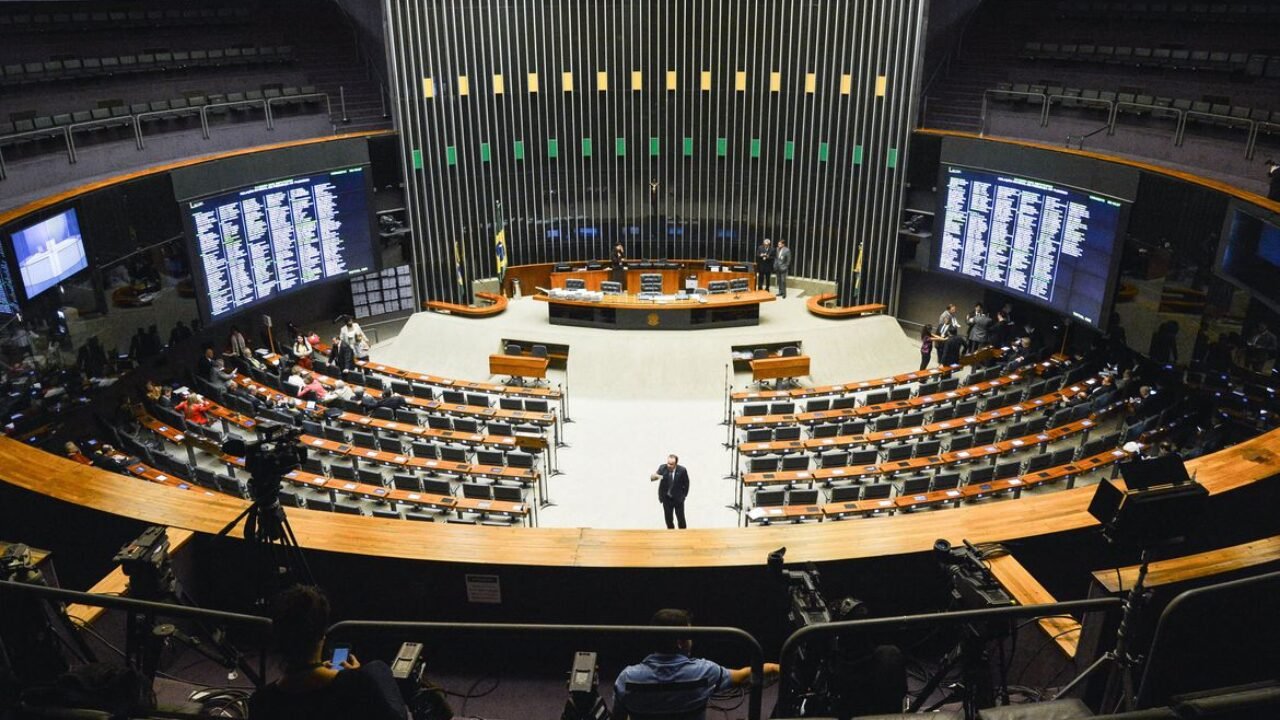 Brasília – Plenário da Câmara dos Deputados antes do inicio da discussão do relatório do Impeachment (Antônio Cruz/Agência Brasil)