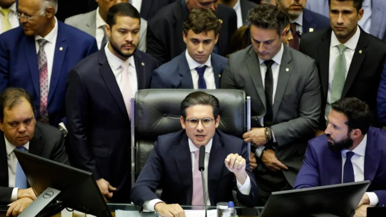 CamaraDosDeputados_Ocupacao_HugoMotta_Oposicao_Bolsonaristas_Sessao-848x477