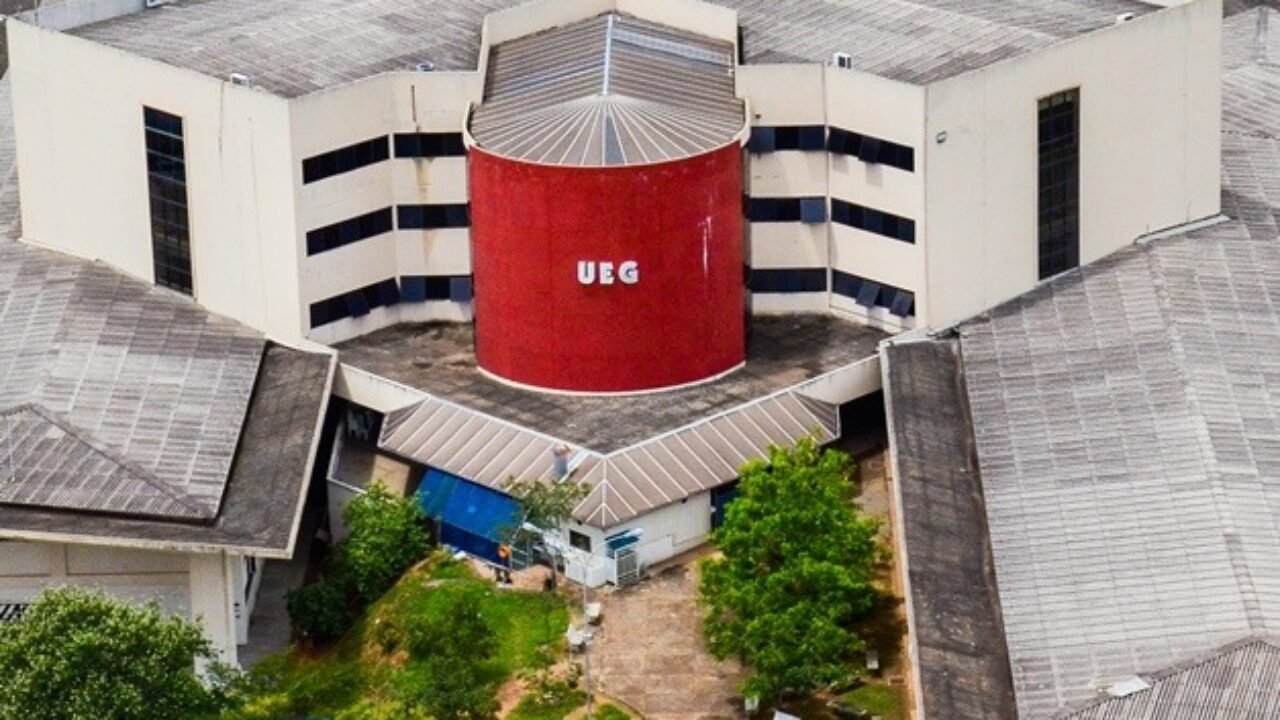 Fachada-UEG