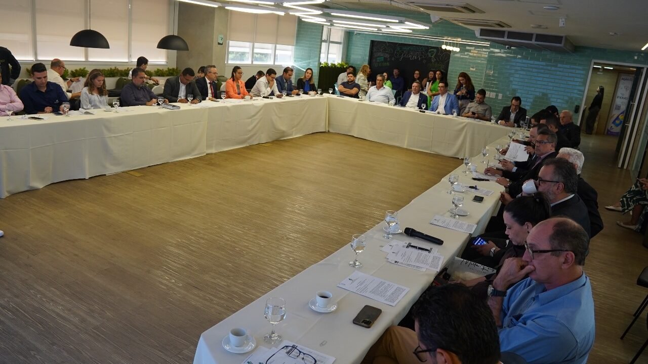 Foto 2 - Reunião do FCO na OCB Goiás
