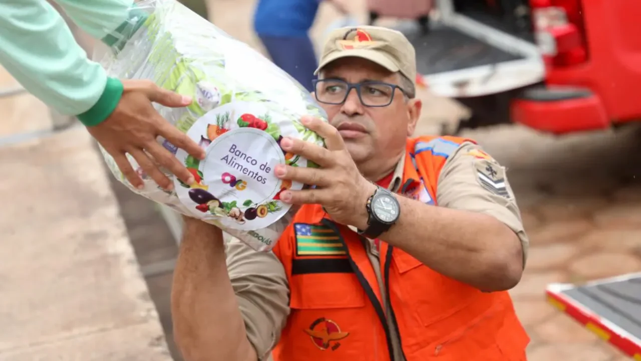 Goias-alerta-e-solidario-Fotos-Marianna-Moreira-1215x810.jpg