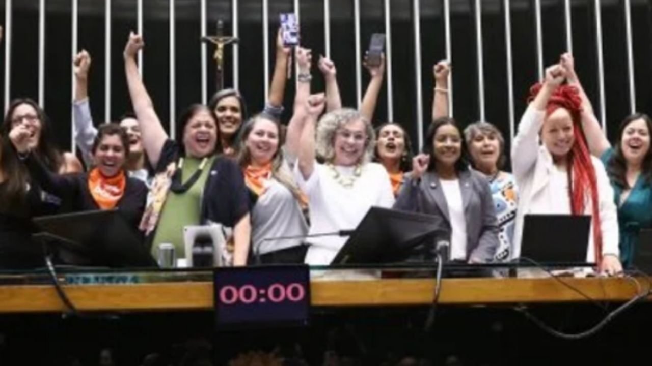 Texto do seu parágrafo (1)