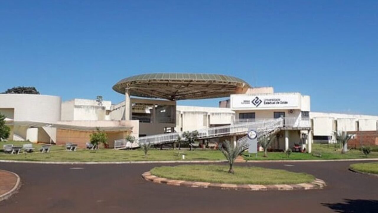 UEG_FACHADA_EXTERNA_DURANTE_O_DIA-1200x600-c-default