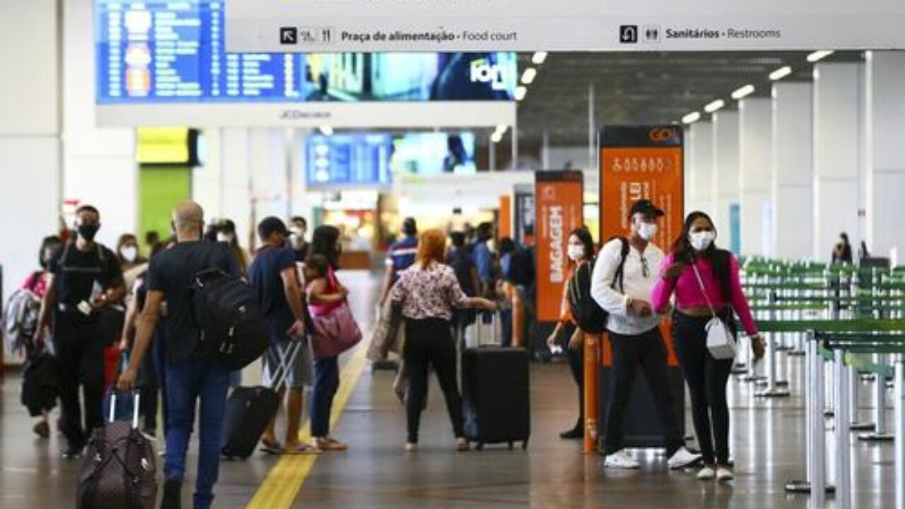 Movimentação de passageiros no Aeroporto Internacional de Brasília.