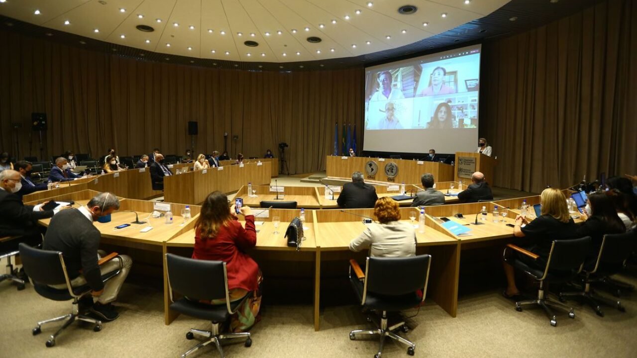 audiencia-vacinas-criancas_mcamgo_abr_040120211818_4
