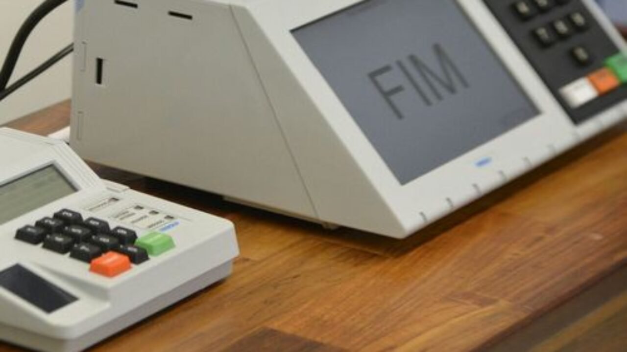 O Tribunal Superior Eleitoral (TSE) conclui a assinatura digital e lacração dos sistemas eleitorais que serão usados nas eleições de outubro (José Cruz/Agência Brasil)