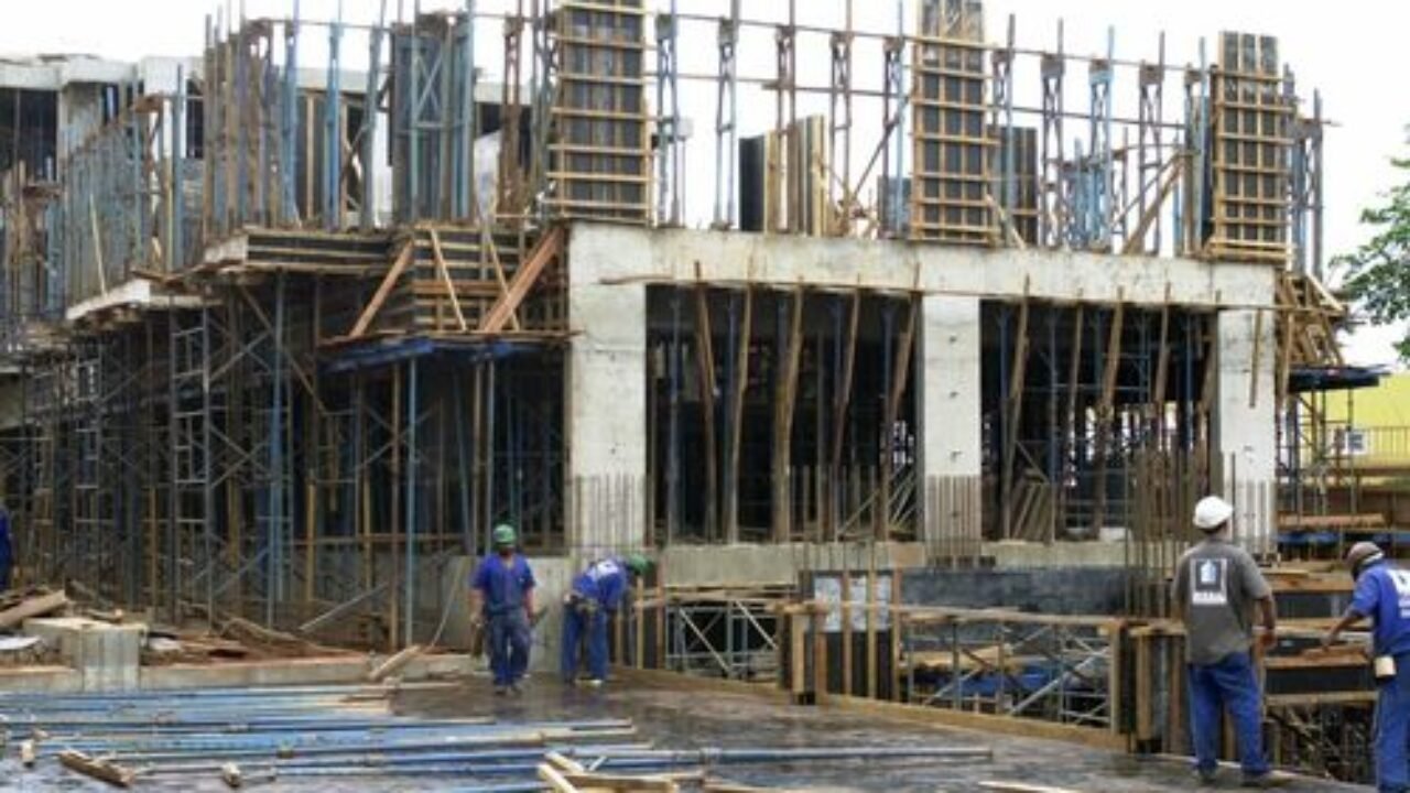 Trabalhadores da construção civil