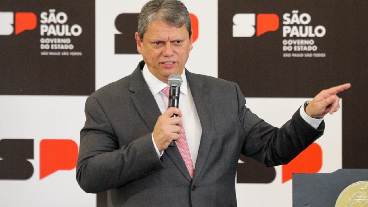 o-governador-tarcisio-de-freitas-republicanos-em-agenda-publica-1730923332936_v2_4x3