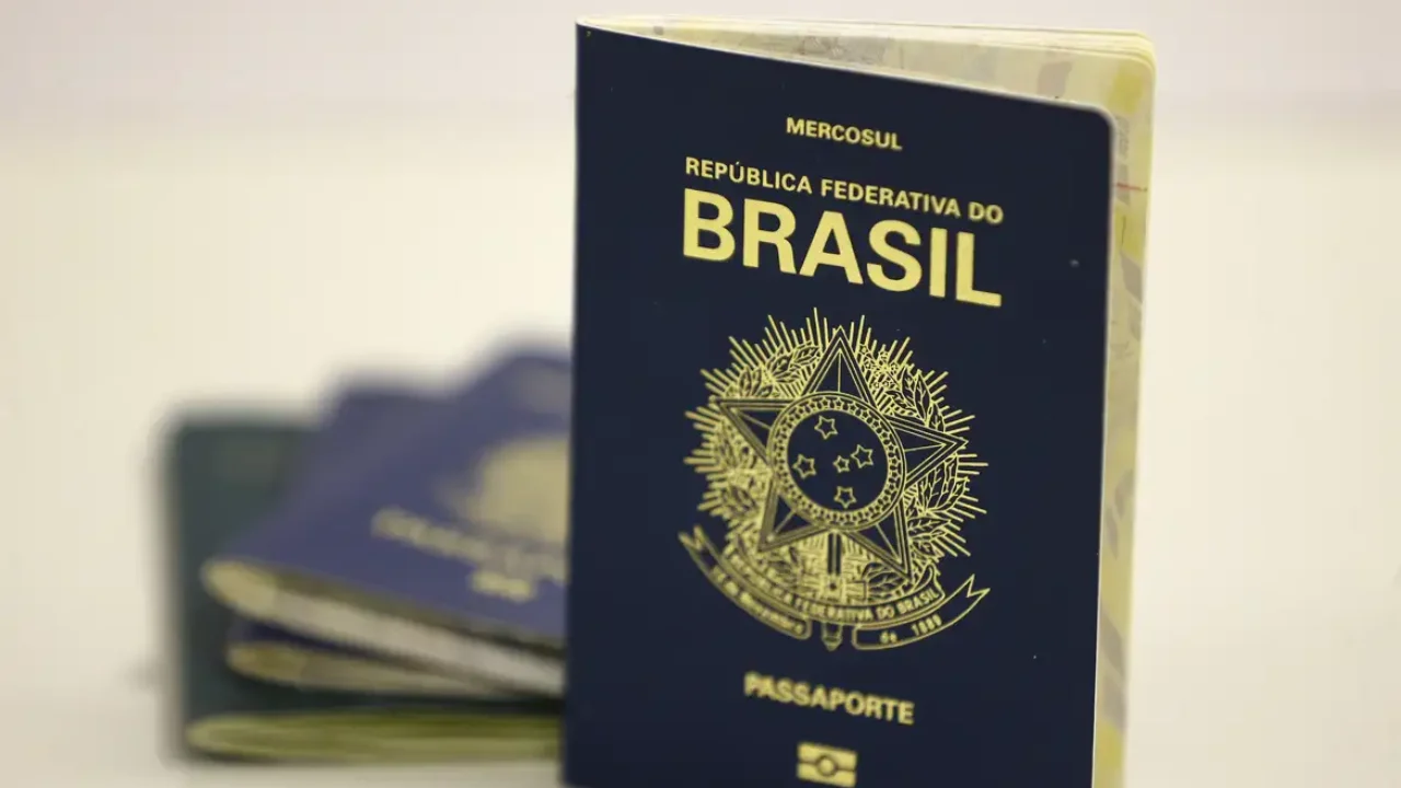 passaporte-brasileiro_mcamgo_abr_140220221818-3