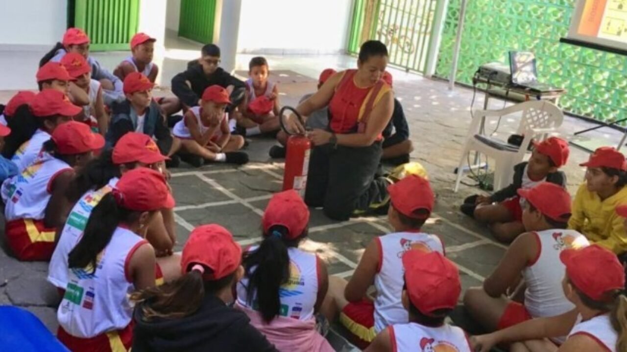 projeto-social-bombeiro-mirim-promove-atividades-educativas-em-praias-do-rio-araguaia-694-1200x600-c-default